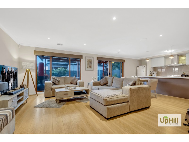 16 Selandra Boulevard, Clyde North VIC 3978