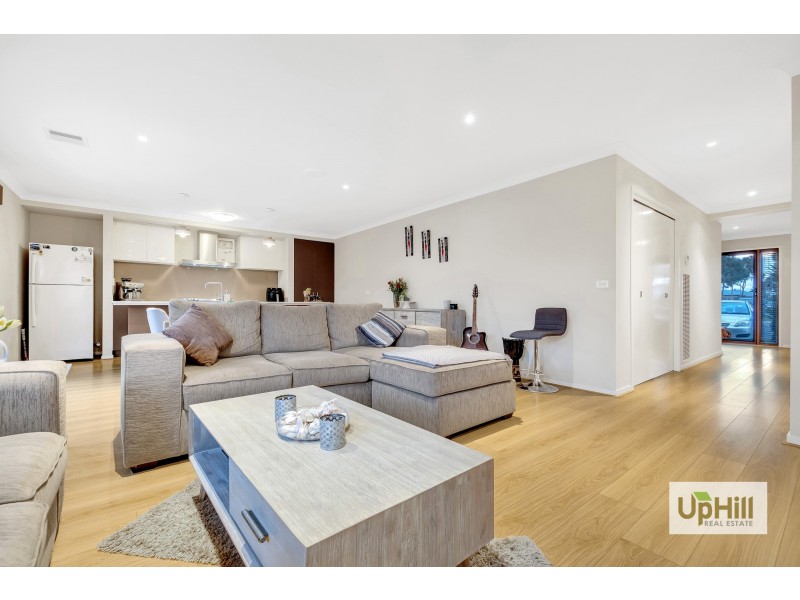 16 Selandra Boulevard, Clyde North VIC 3978