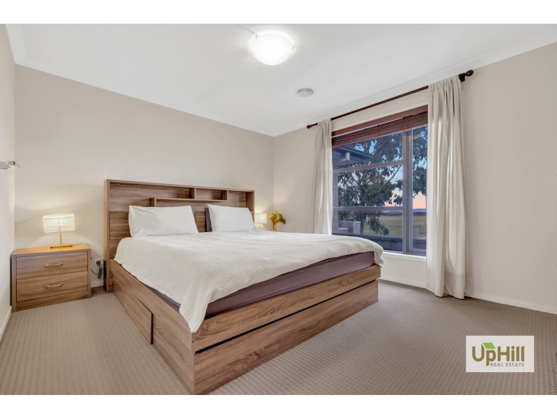 16 Selandra Boulevard, Clyde North VIC 3978