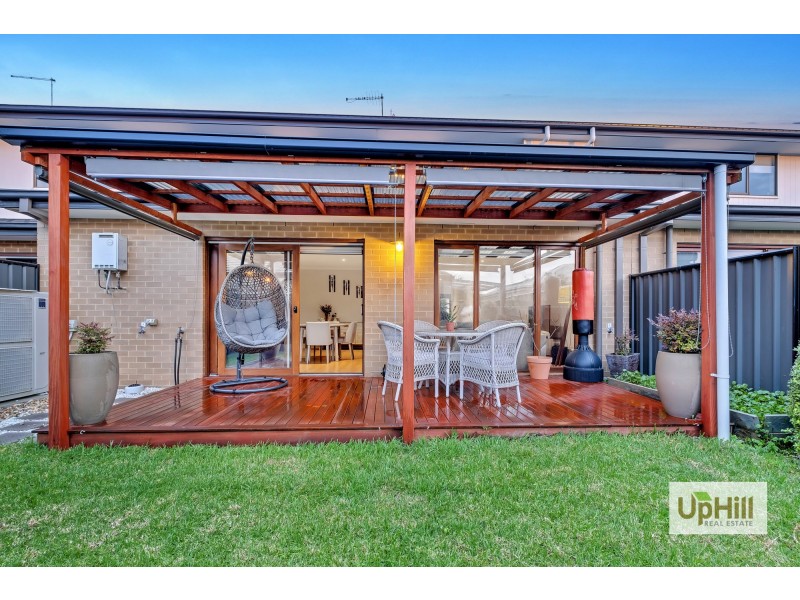 16 Selandra Boulevard, Clyde North VIC 3978