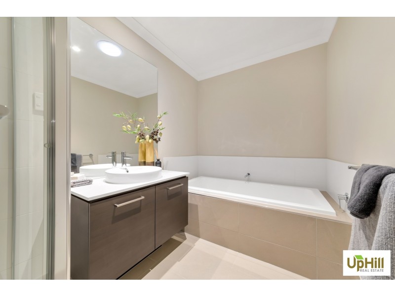 3/35 Manuka road, Berwick VIC 3806