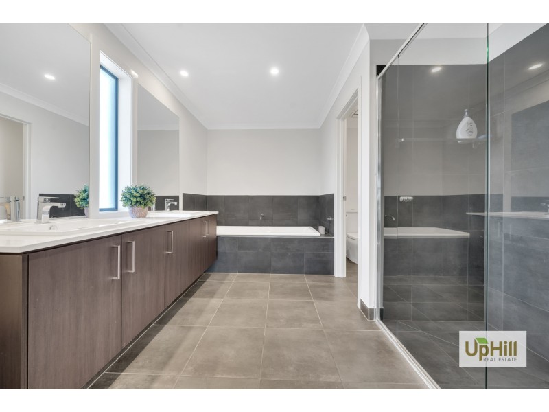 7 Chicory Chase, Narre Warren VIC 3805