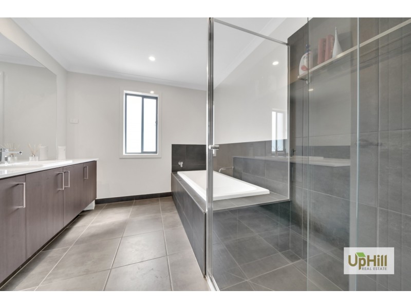 7 Chicory Chase, Narre Warren VIC 3805