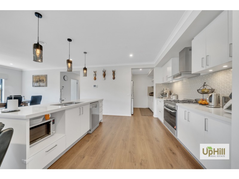 7 Chicory Chase, Narre Warren VIC 3805