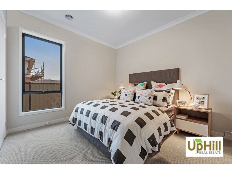 2/35 Manuka road, Berwick VIC 3806