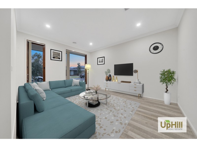 5 Hoosier Road, Clyde North VIC 3978