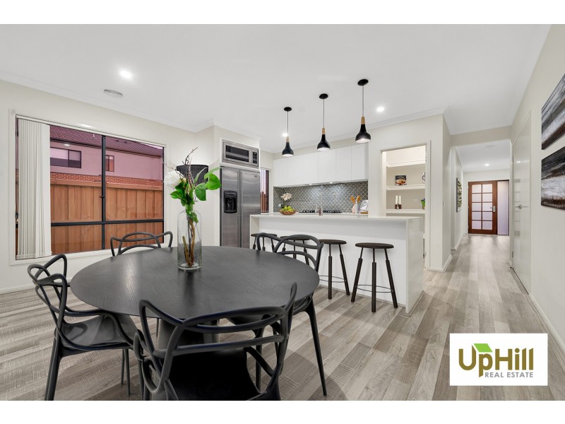 5 Hoosier Road, Clyde North VIC 3978