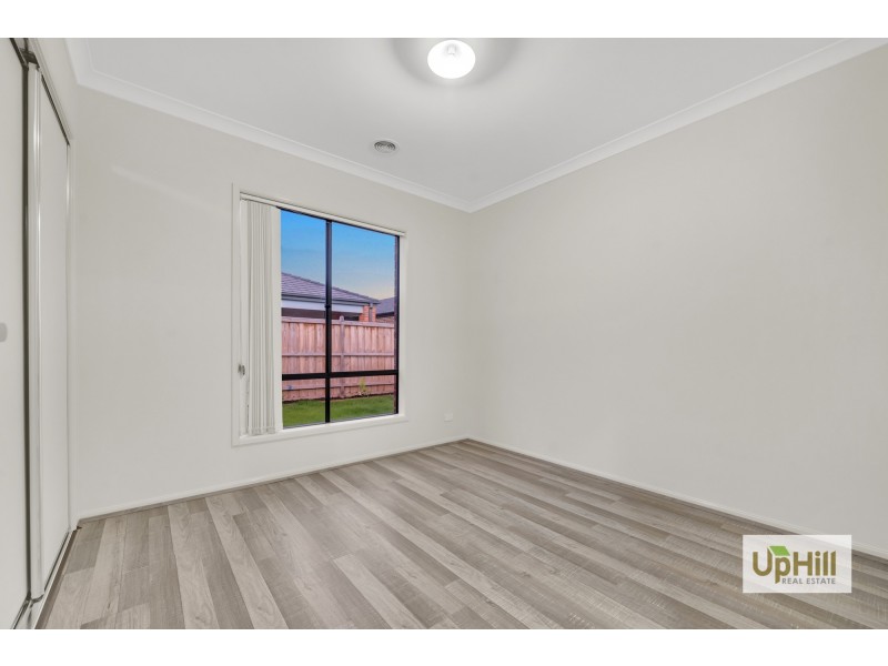 5 Hoosier Road, Clyde North VIC 3978