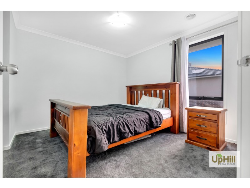 19 Merribrook Boulevard, Clyde VIC 3978