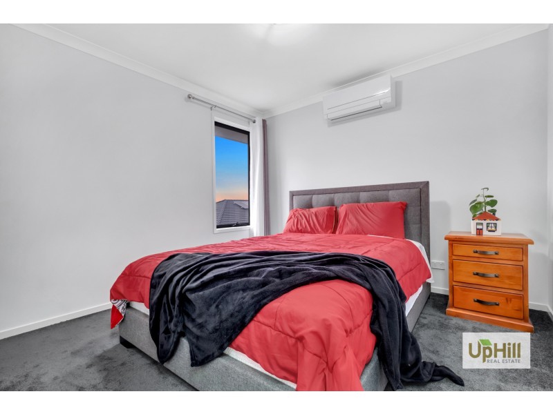 19 Merribrook Boulevard, Clyde VIC 3978