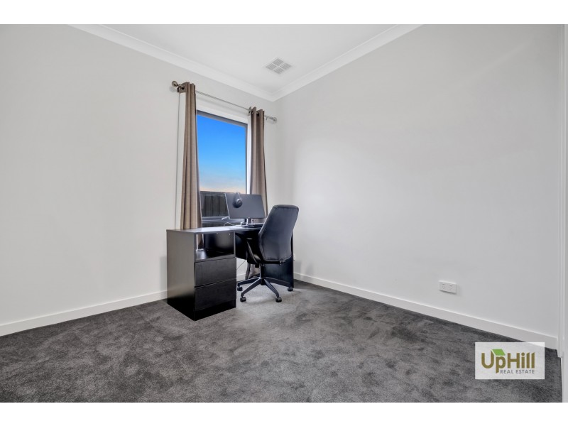 19 Merribrook Boulevard, Clyde VIC 3978