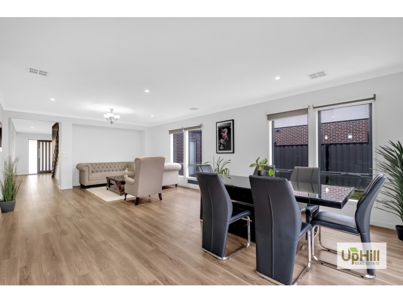 19 Merribrook Boulevard, Clyde VIC 3978