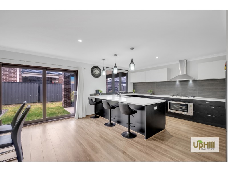 19 Merribrook Boulevard, Clyde VIC 3978