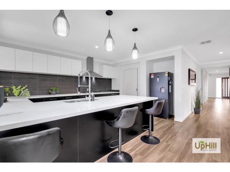 19 Merribrook Boulevard, Clyde VIC 3978