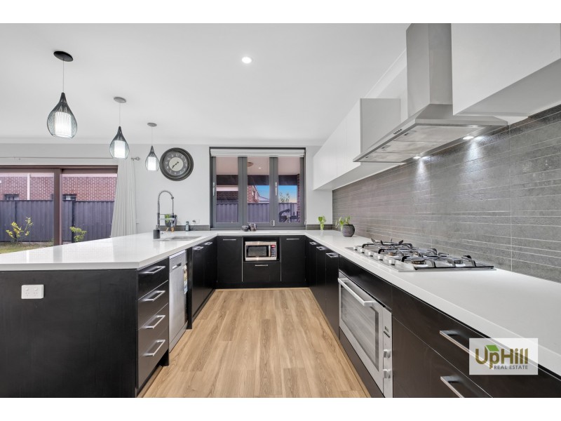 19 Merribrook Boulevard, Clyde VIC 3978