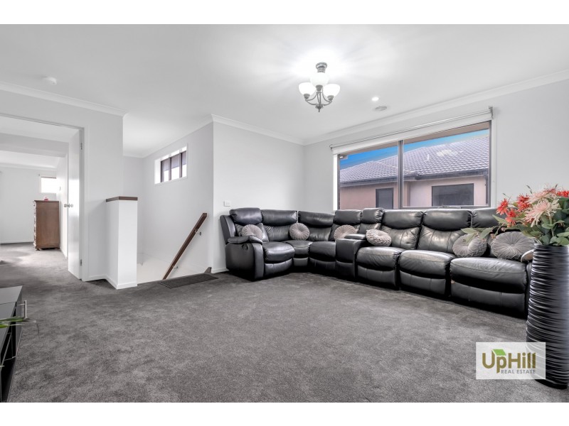 19 Merribrook Boulevard, Clyde VIC 3978