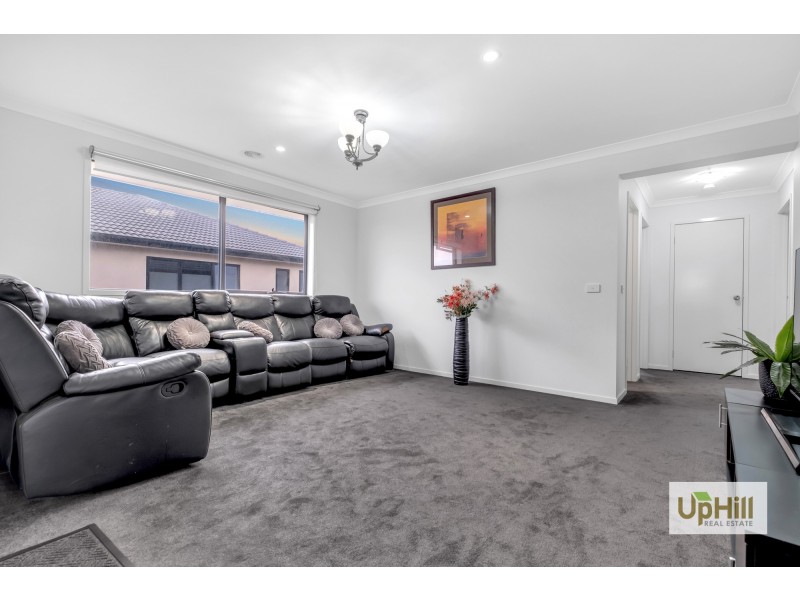 19 Merribrook Boulevard, Clyde VIC 3978