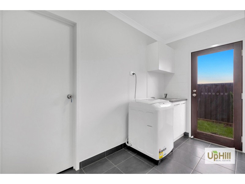 19 Merribrook Boulevard, Clyde VIC 3978