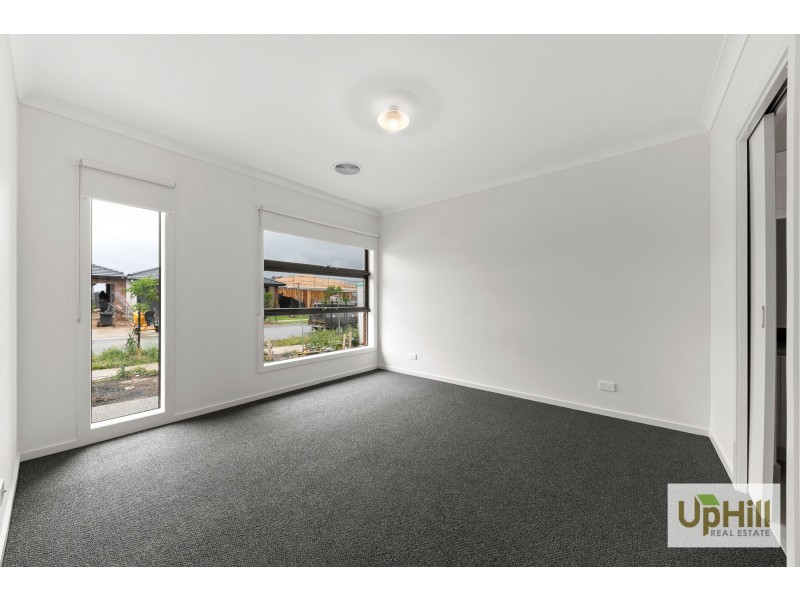 42 Noah Road, Clyde North VIC 3978