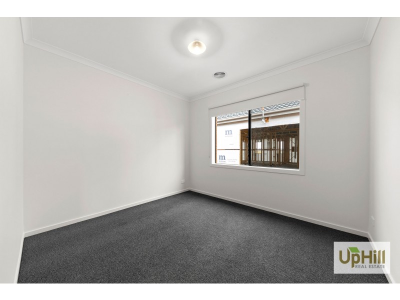 42 Noah Road, Clyde North VIC 3978