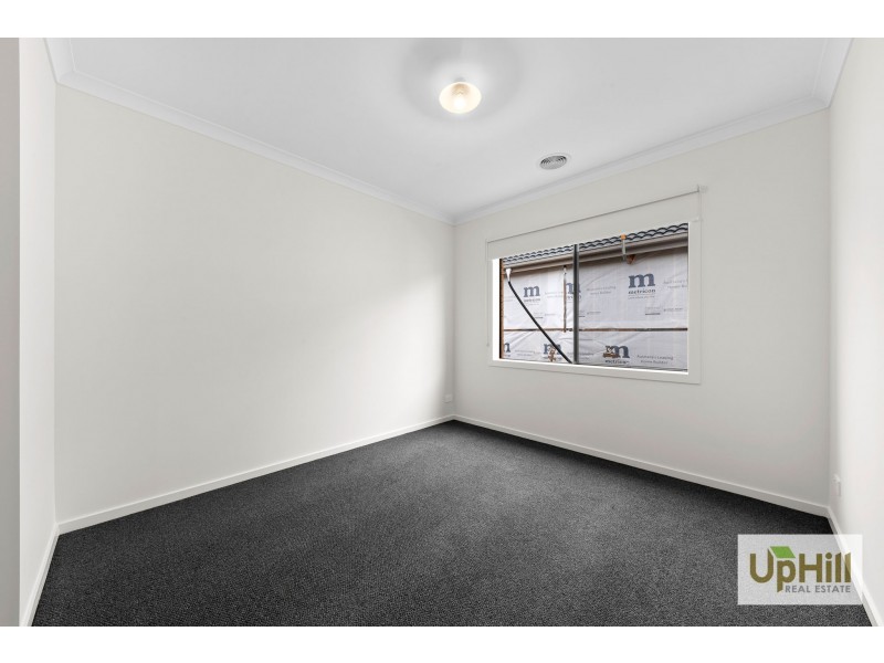 42 Noah Road, Clyde North VIC 3978