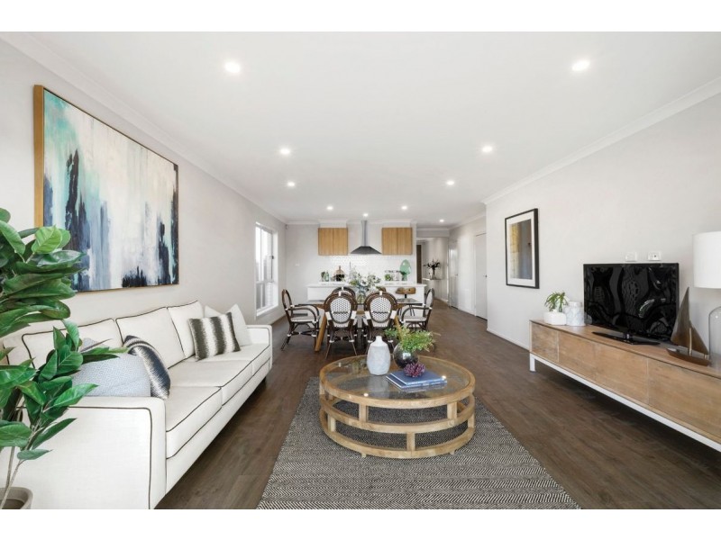 4 SACRAMENTO STREET, Clyde North VIC 3978