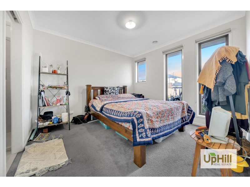 17 Cubbie Way, Clyde North VIC 3978