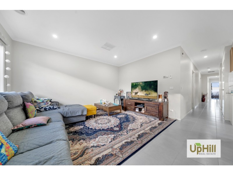 17 Cubbie Way, Clyde North VIC 3978