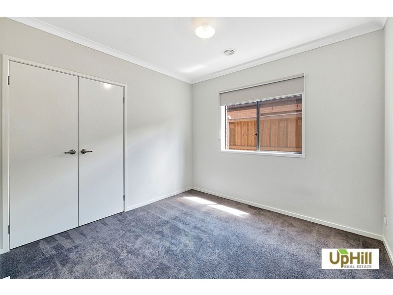 17 Cubbie Way, Clyde North VIC 3978