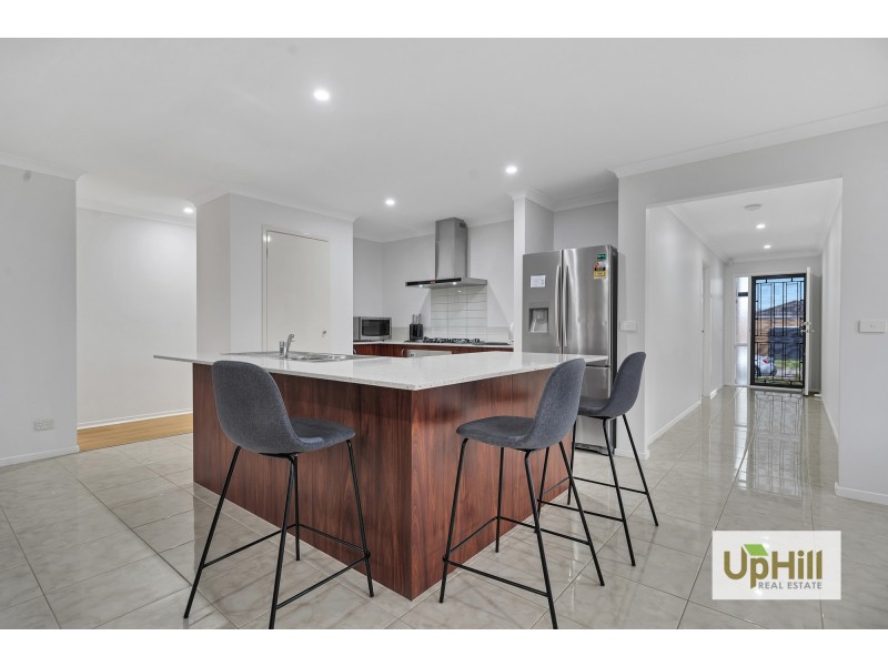 11 Nell Place, Narre Warren South VIC 3805