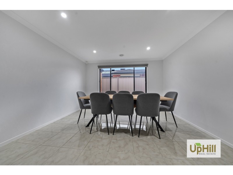11 Nell Place, Narre Warren South VIC 3805