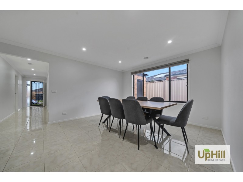 11 Nell Place, Narre Warren South VIC 3805