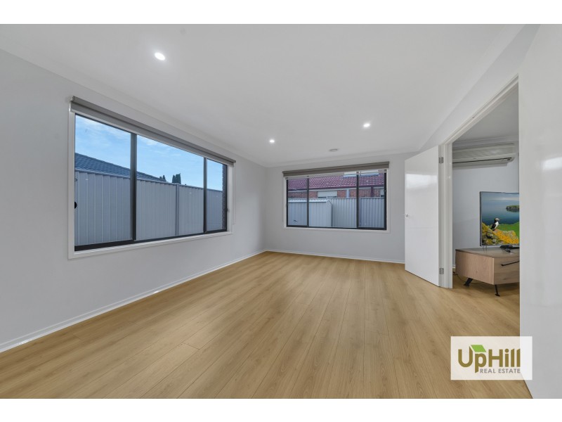 11 Nell Place, Narre Warren South VIC 3805