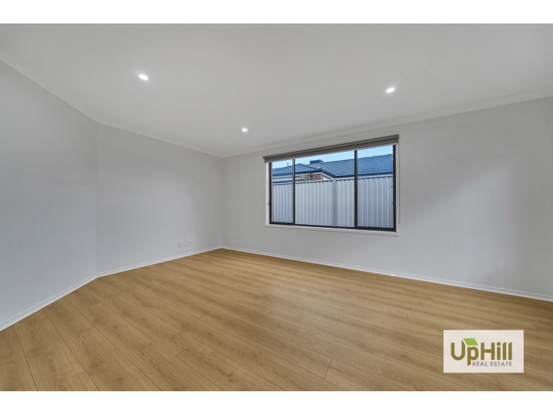 11 Nell Place, Narre Warren South VIC 3805