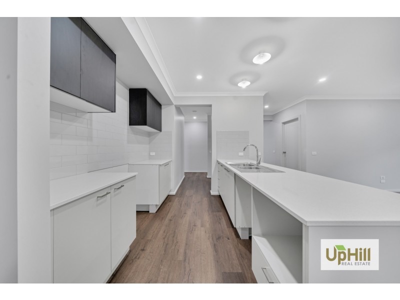 6 Albus Crescent, Officer VIC 3809