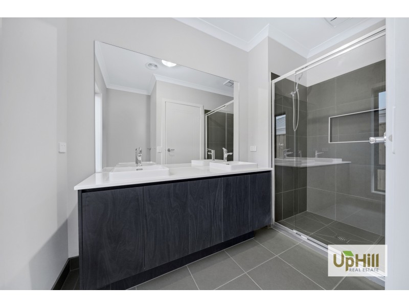 6 Albus Crescent, Officer VIC 3809