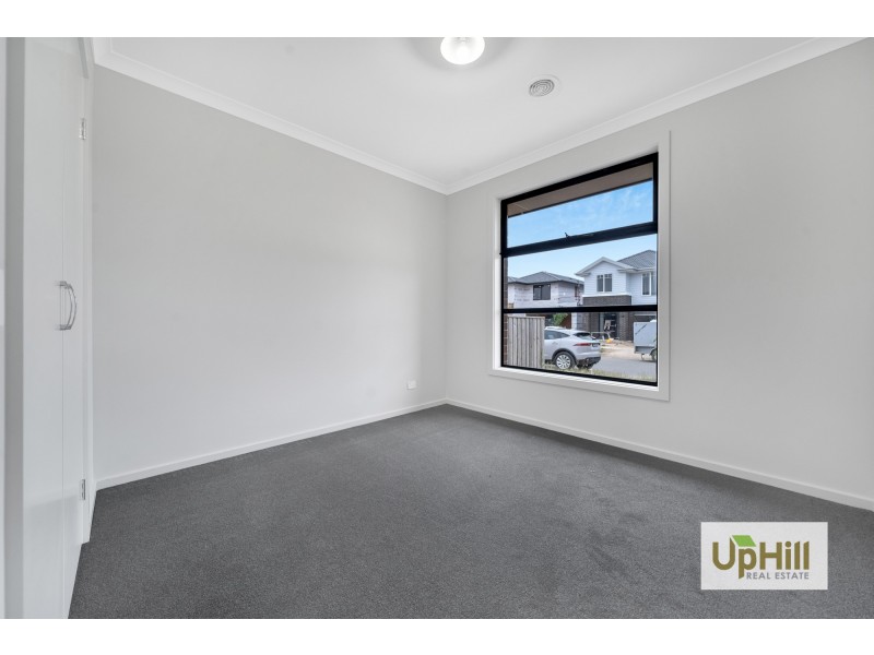 6 Albus Crescent, Officer VIC 3809