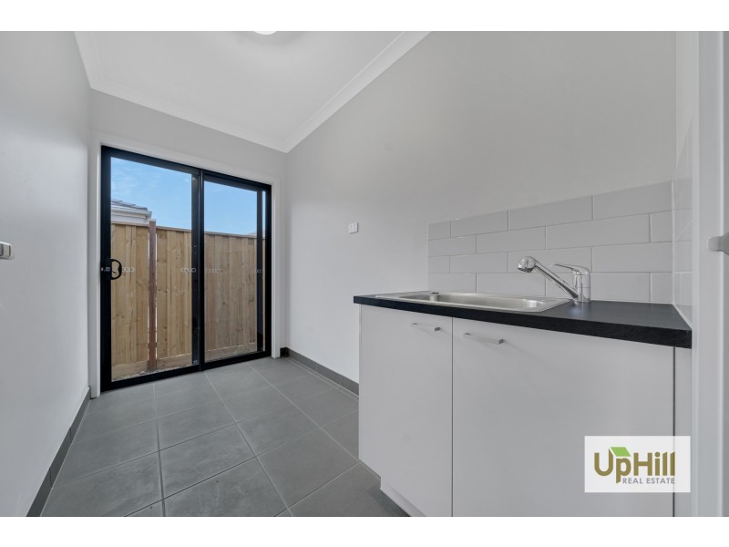 6 Albus Crescent, Officer VIC 3809
