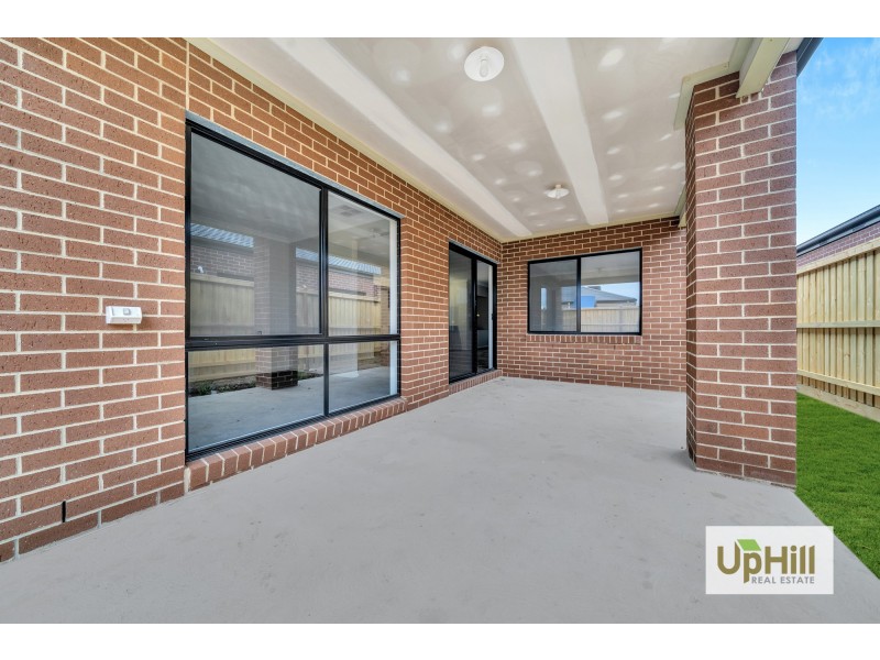 6 Albus Crescent, Officer VIC 3809