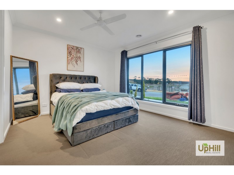 33 Beatrix Circuit, Officer VIC 3809