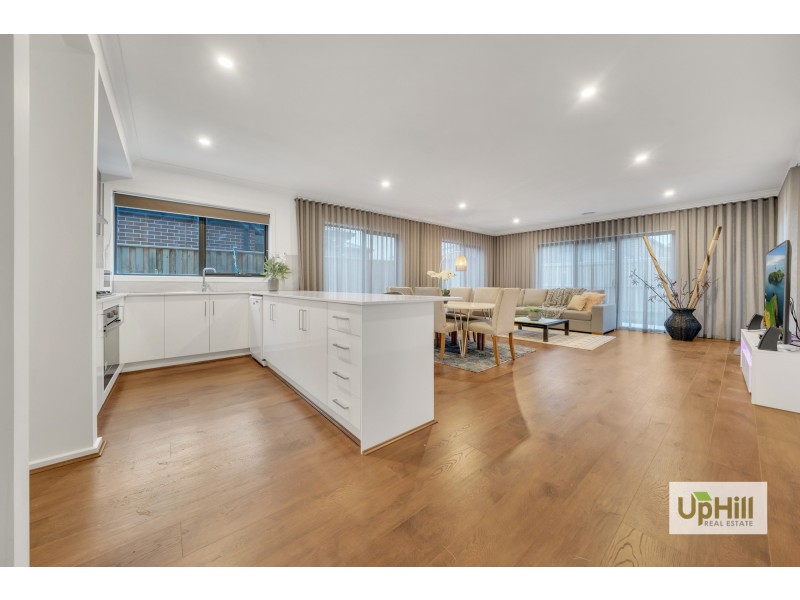 33 Beatrix Circuit, Officer VIC 3809