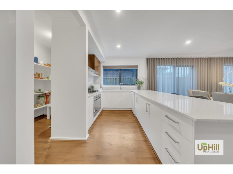 33 Beatrix Circuit, Officer VIC 3809