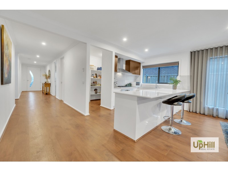 33 Beatrix Circuit, Officer VIC 3809