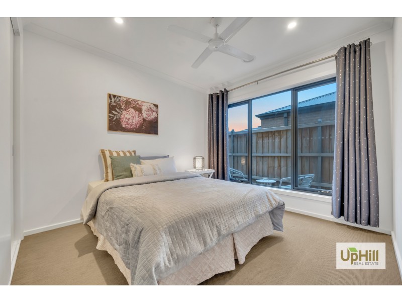 33 Beatrix Circuit, Officer VIC 3809