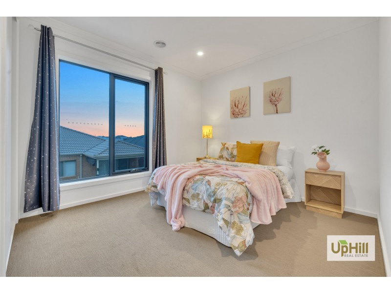 33 Beatrix Circuit, Officer VIC 3809