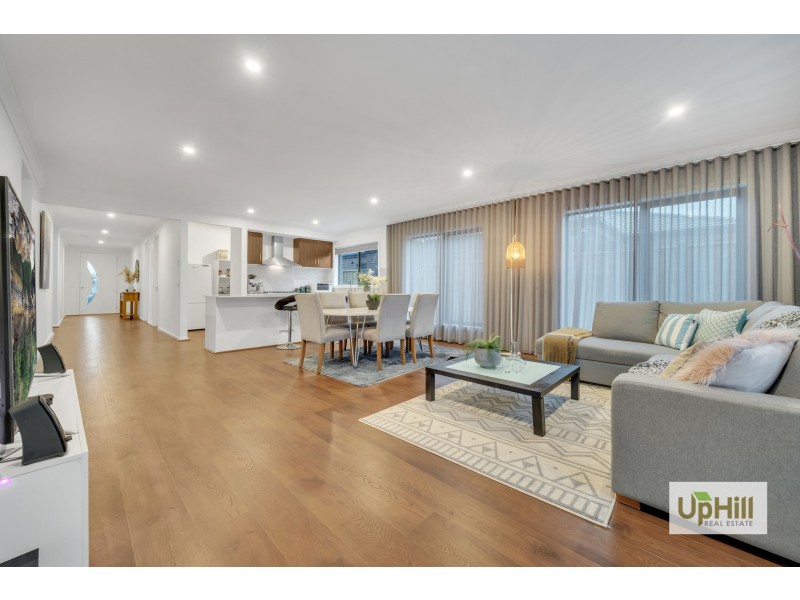 33 Beatrix Circuit, Officer VIC 3809