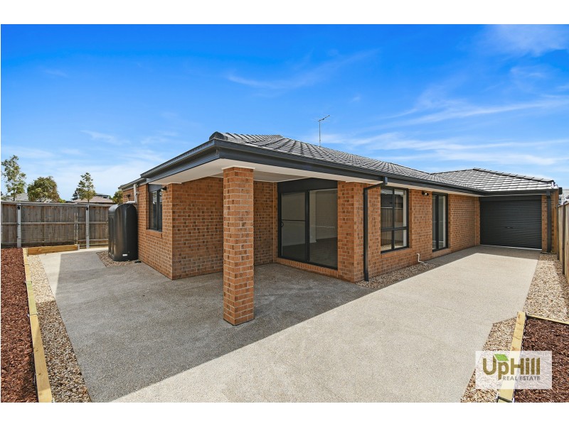 19 Ballymarang Chase, Cranbourne West VIC 3977