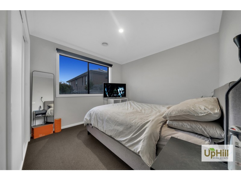 11 Bickleighvale Drive, Officer VIC 3809