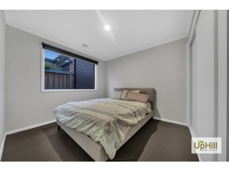 11 Bickleighvale Drive, Officer VIC 3809