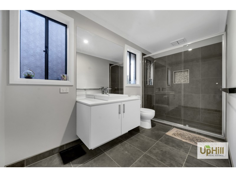 11 Bickleighvale Drive, Officer VIC 3809